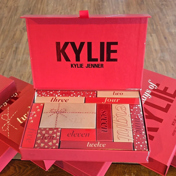 Holiday Collection 12 Days Of Kylie Advent Calendar 12-Pc. Set - Picture 2 of 2